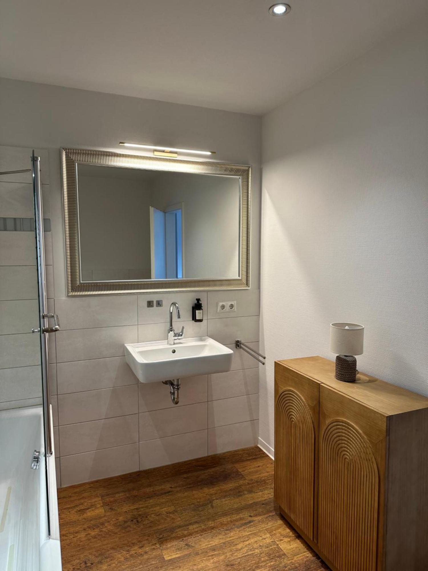 Mango Living I Harmony I Modern I 3 Schlafzimmer I 93 Qm I 8 Personen * Monchengladbach